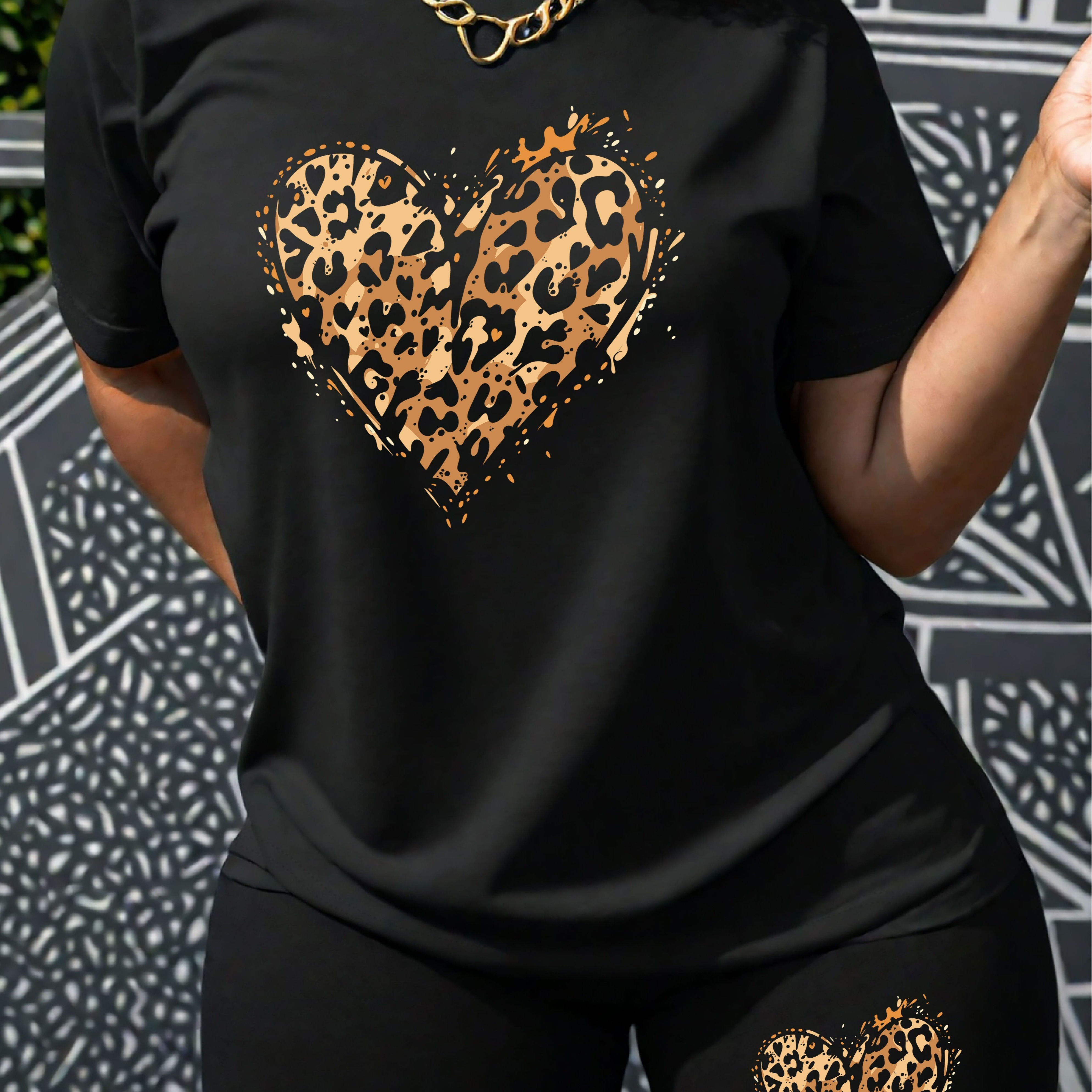 

Leopard Heart Print Casual Shorts Set, Crew Neck Shorts Sleeve T-shirt & Skinny Shorts Outfits, Women's Clothing