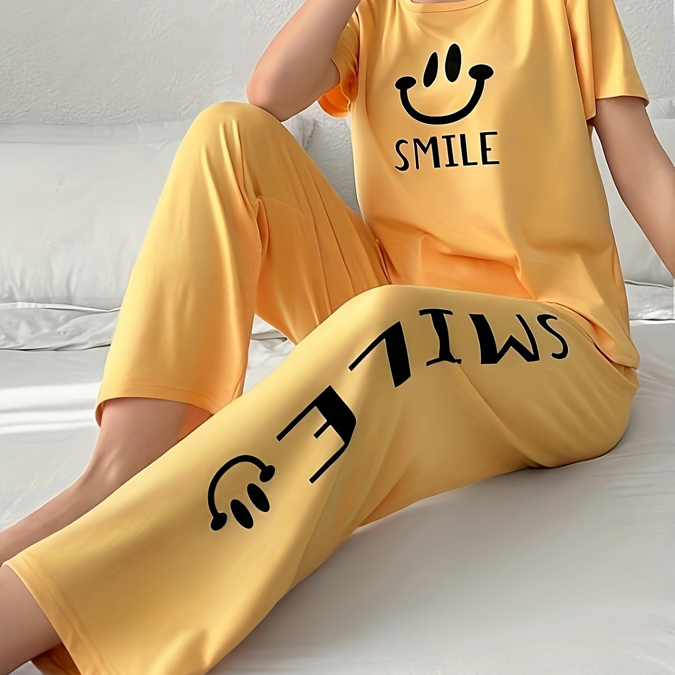 

Women's & Letter Pajama Set, Short Sleeve Round Neck Top & Pants, Comfortable Relaxed Fit