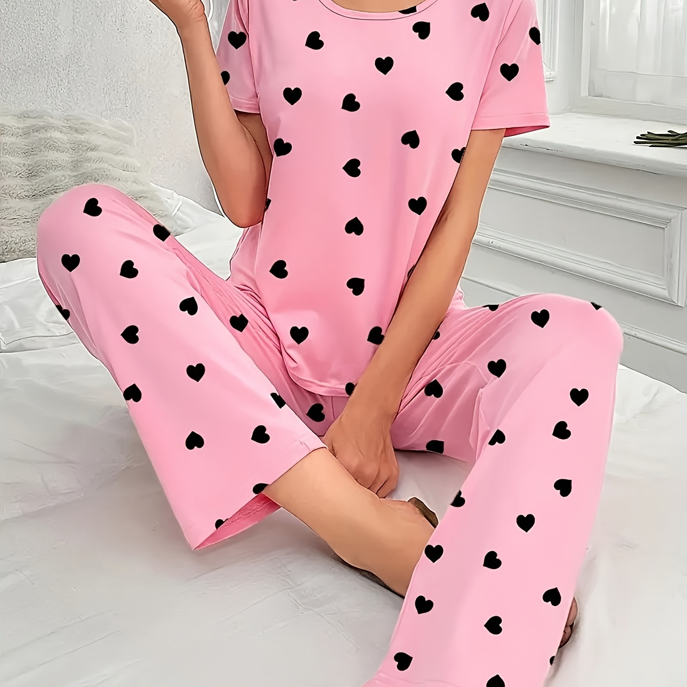 

Ensemble de pyjama décontracté à manches courtes et col rond pour femmes, en polyester 97% et élasthane 3%, tissu tricoté, imprimé cœur d' pour toutes les .