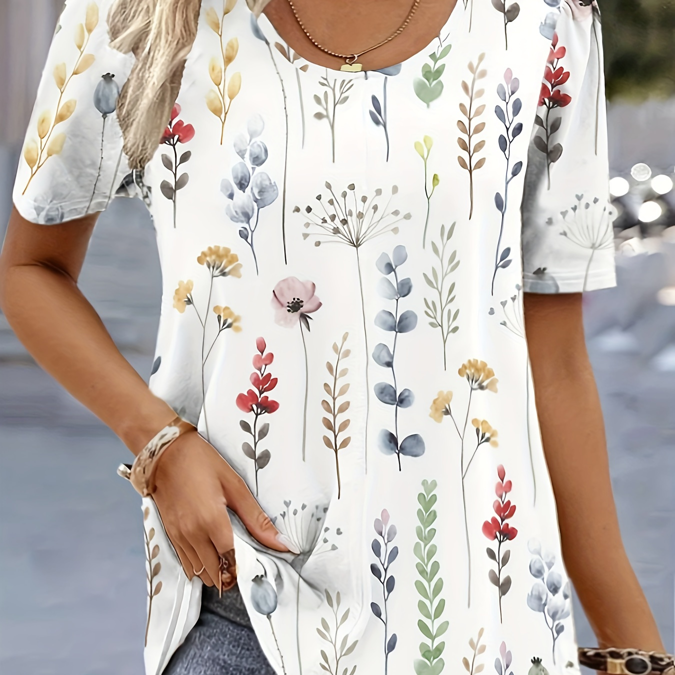 

Plus Size Floral Print T-shirt, Casual Crew Neck Short Sleeve T-shirt, Women's Plus Size clothing