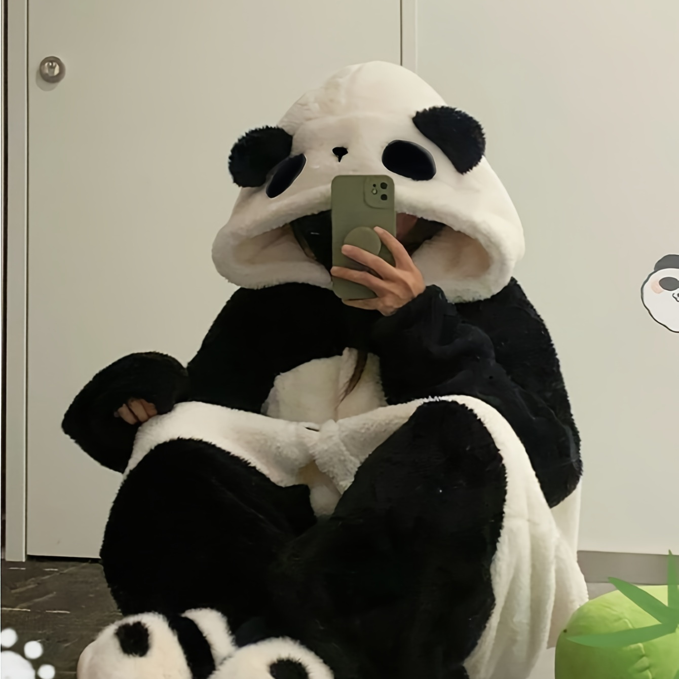 

Cozy Coral Fleece Panda Hoodie Pajamas For Women - Winter Robe With Large Ears, Black & White Animal Design, Thick Wear For Autumn And Winter