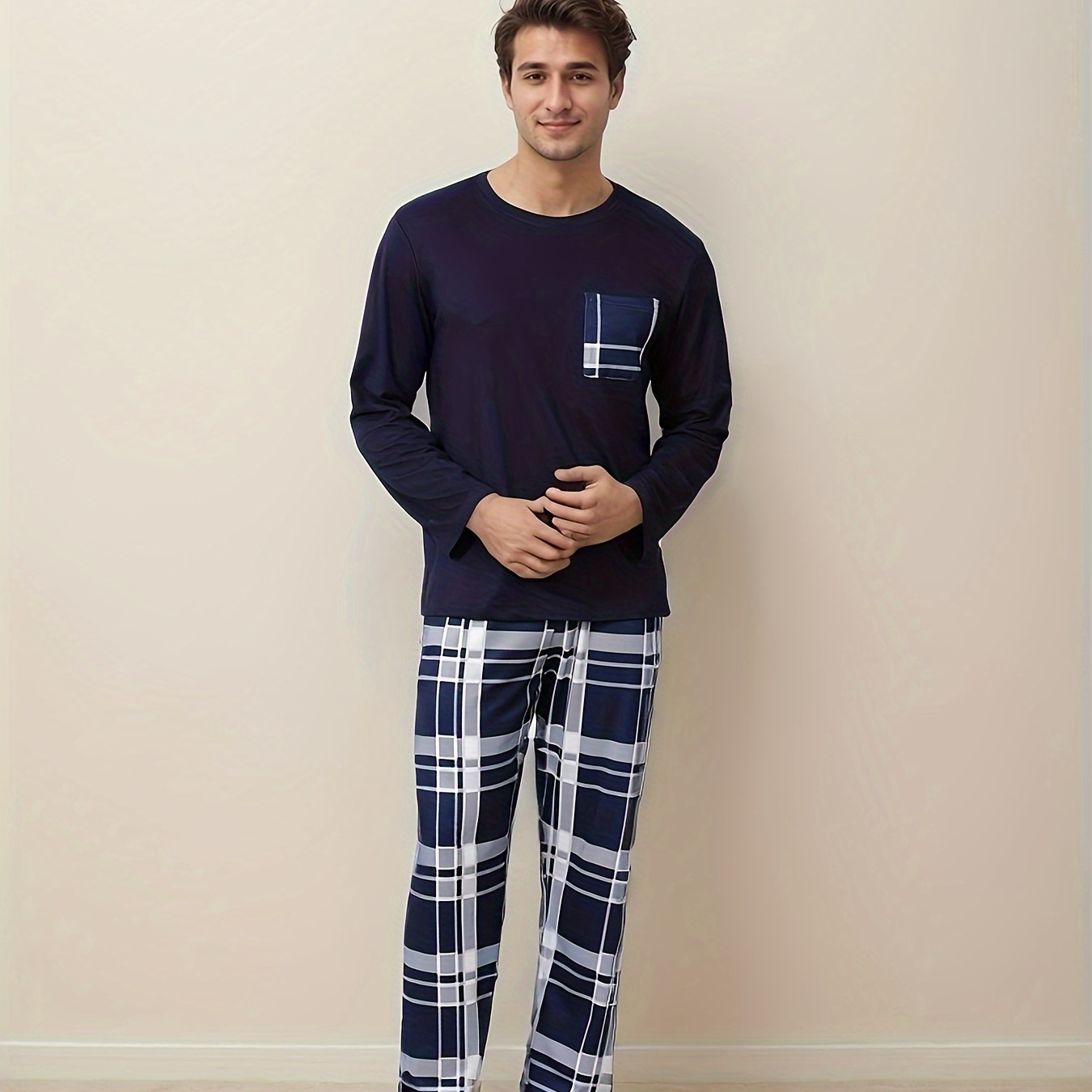 

2 Pcs Ensemble de pyjama pour homme à carreaux avec poche, col rond, manches longues et pantalon à carreaux, style confortable et pour , vêtements de détente confortables pour homme