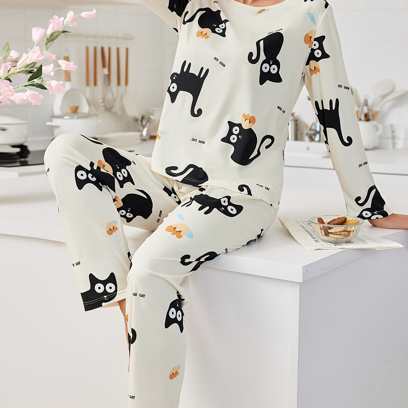 

Ensemble de pyjama décontracté pour femmes avec imprimé de chat de dessin animé pour l'automne, haut à manches longues et col rond, pantalon, coupe décontractée confortable