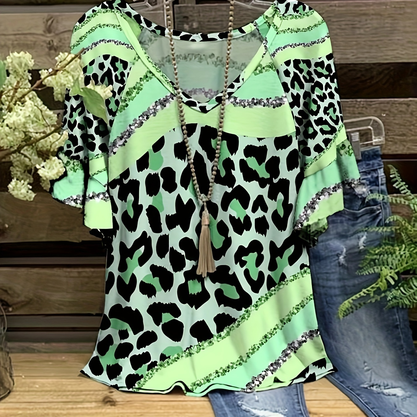 

Leopard Print V Neck T-shirt, Casual Short Sleeve T-shirt For Spring & Summer, Women's Clothing