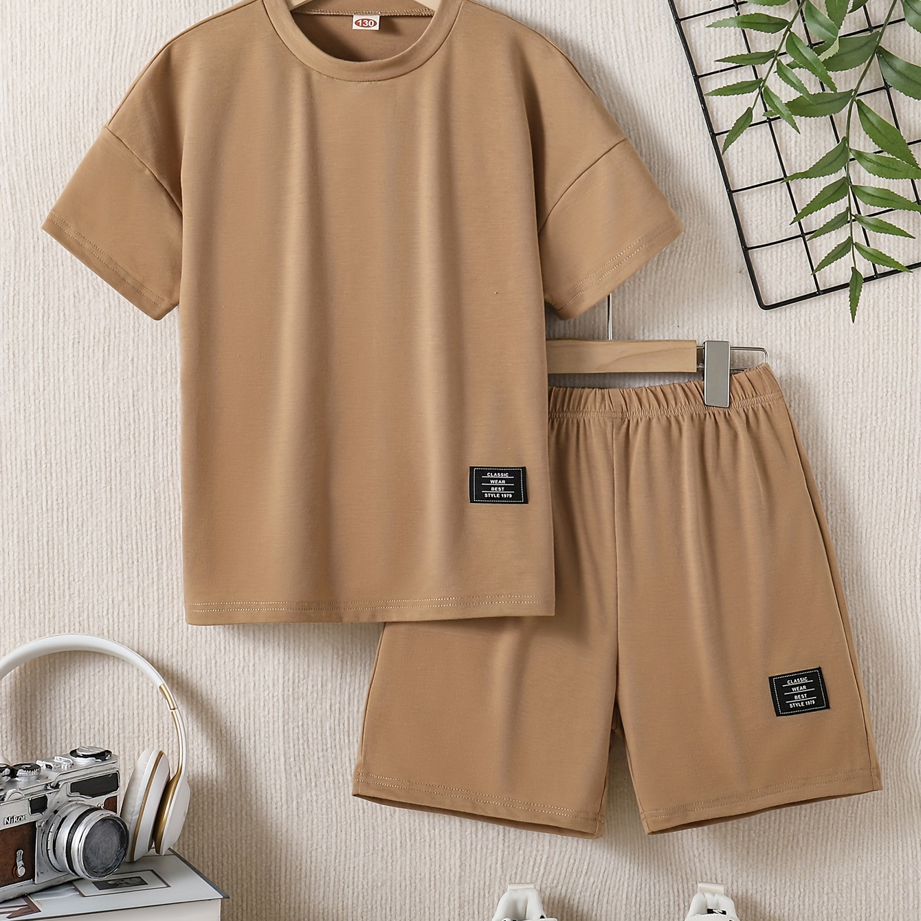 

2pcs Boys Casual Solid Color Patched Short Sleeve T-shirt & Shorts Set, Comfy Summer Boys Clothes