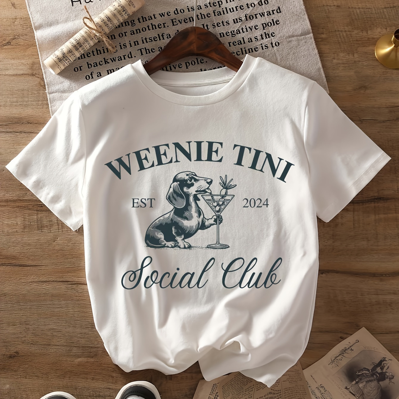 

Women's Dachshund Graphic Tee, Casual Crew Neck Short Sleeve T-shirt, Summer Knit Polyester Top With Solid , Regular Length - 95% Polyester, 5% Elastane