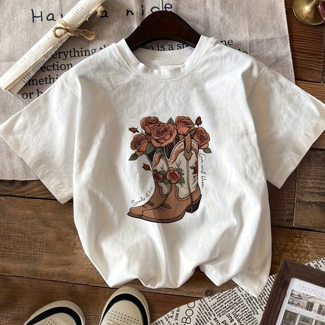 

Boots Print T-shirt, Short Sleeve Crew Neck Casual Top For Summer & Spring, Women's Clothing