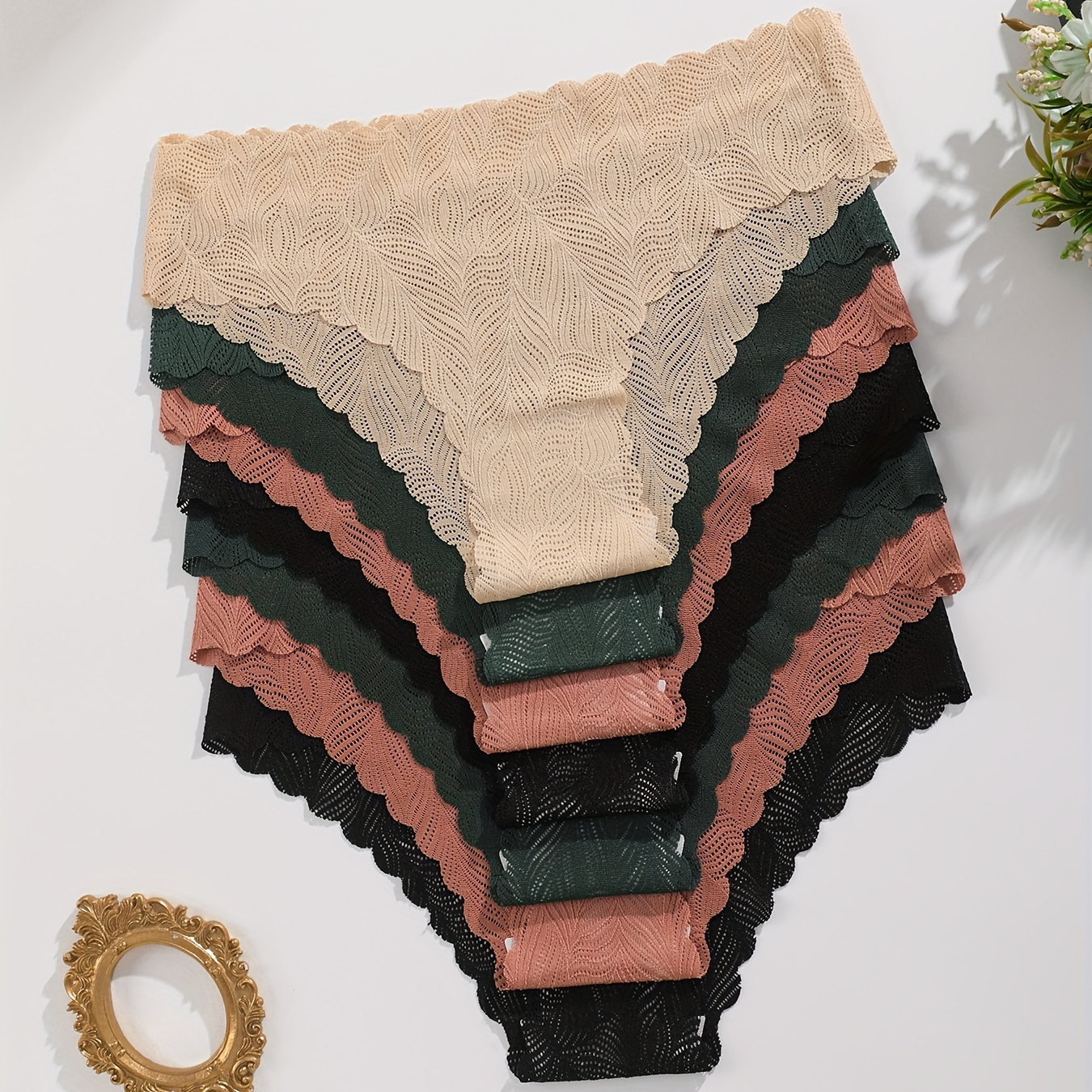 

7pcs 2024 Lace Seamless One-piece Underwear Women's Sexy Breathable Skin-friendly Comfortable Leaf Texture Triangle Panties Women's Underwear