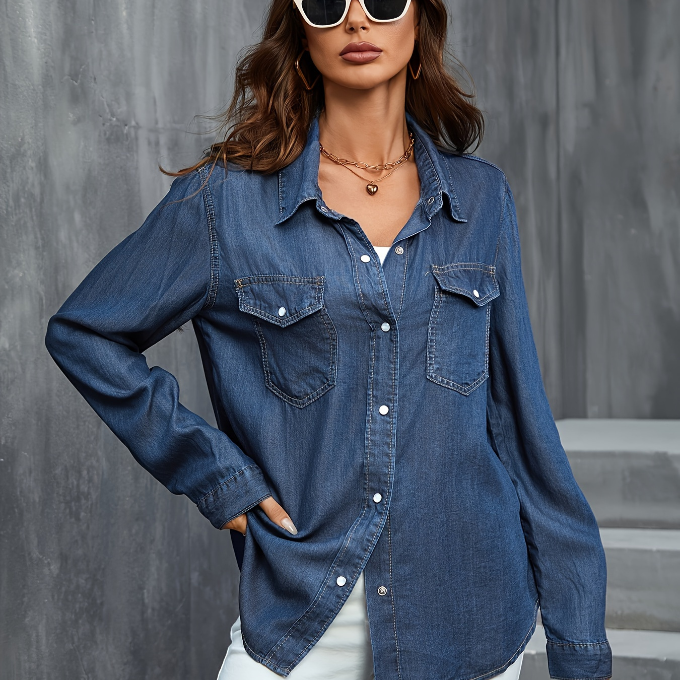 

Chemises élégantes en denim bleu à manches longues et boutonnées, lavées et unies, hauts et vêtements en jean pour femmes.