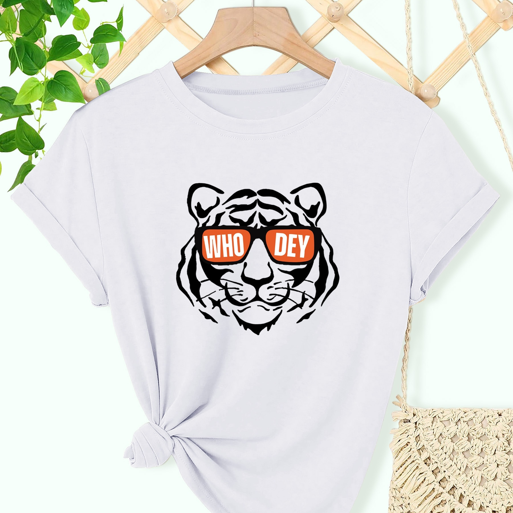 

Women's Casual Tiger Print T-shirt, Summer Round Neck Short Sleeve Sports Tee, Women's Activewear