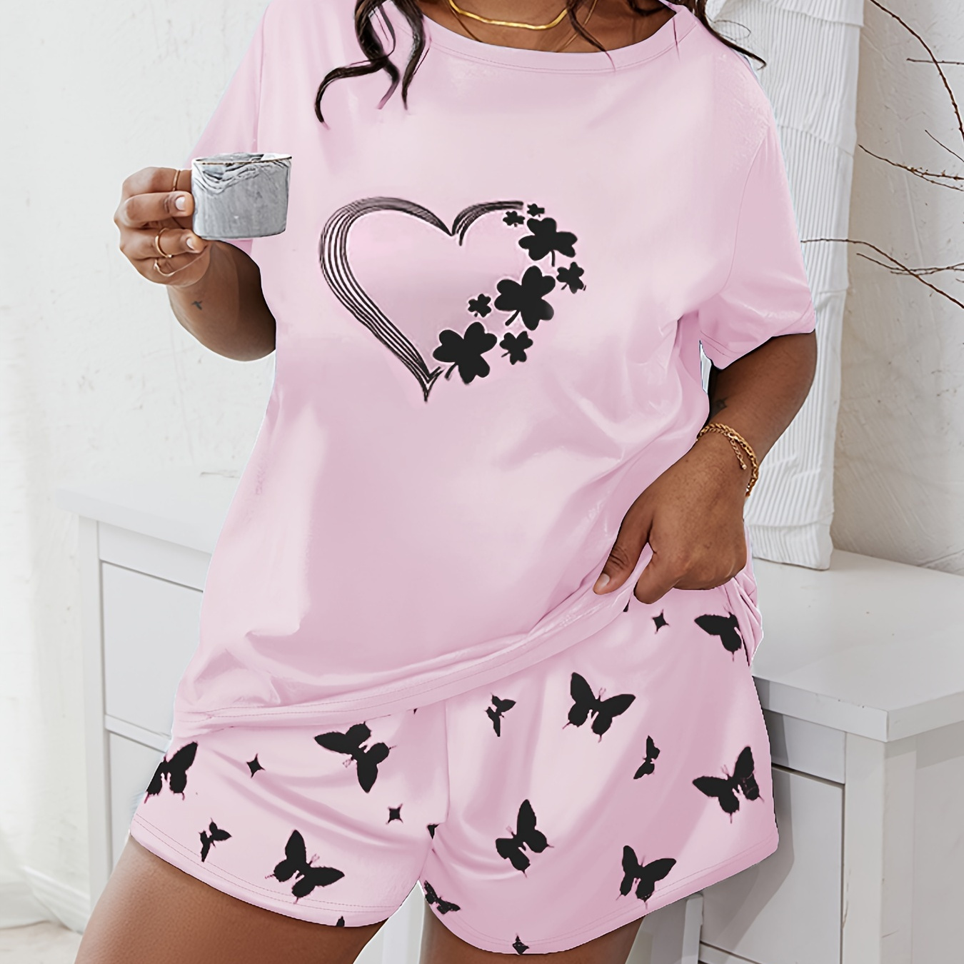 

Women's Plus Set, Plus Size Heart & Clover & Butterfly Print Short Sleeve Top & Shorts Pajamas 2 Piece Set