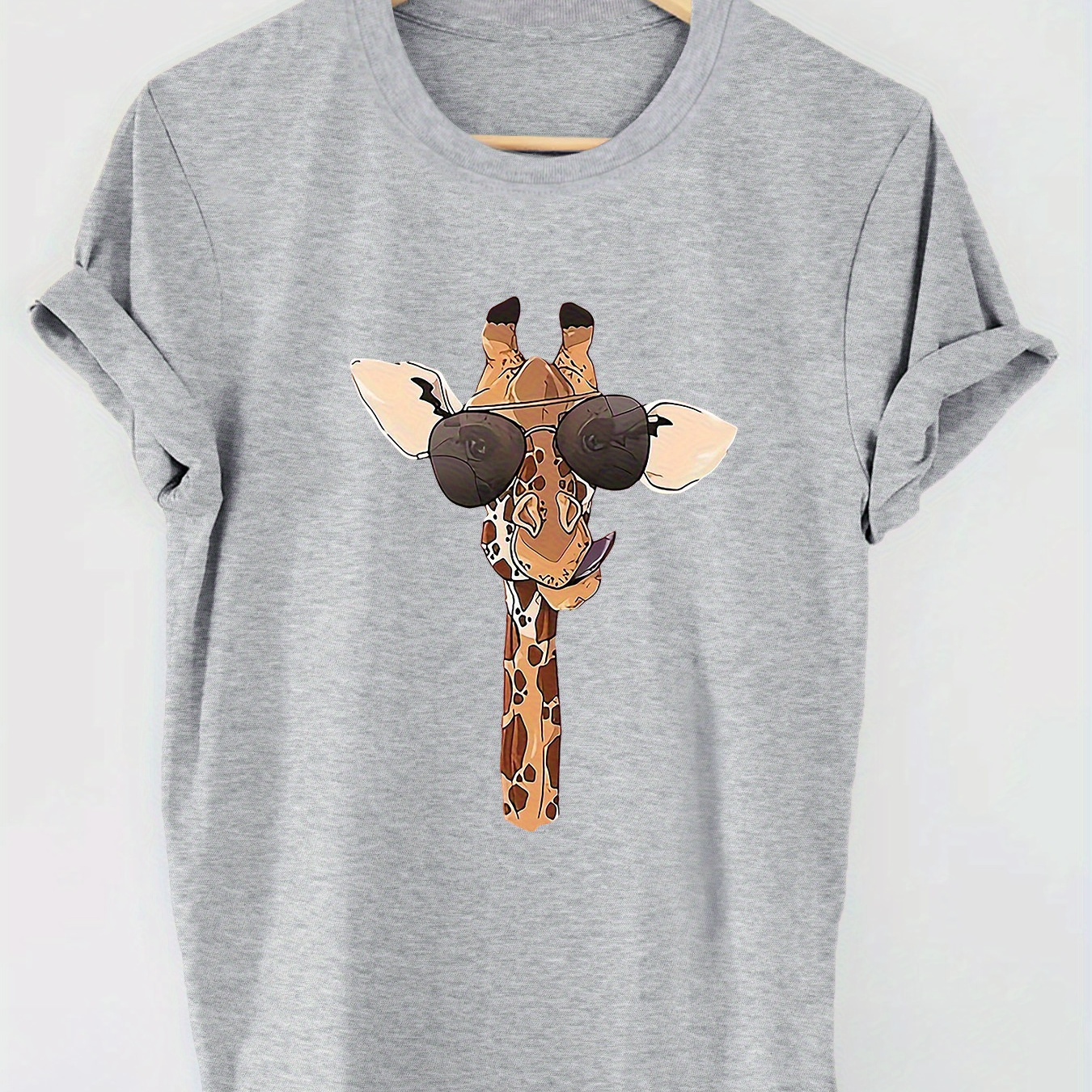 

Giraffe Print T-shirt, Short Sleeve Crew Neck Casual Top For Summer & Spring, Women's Clothing
