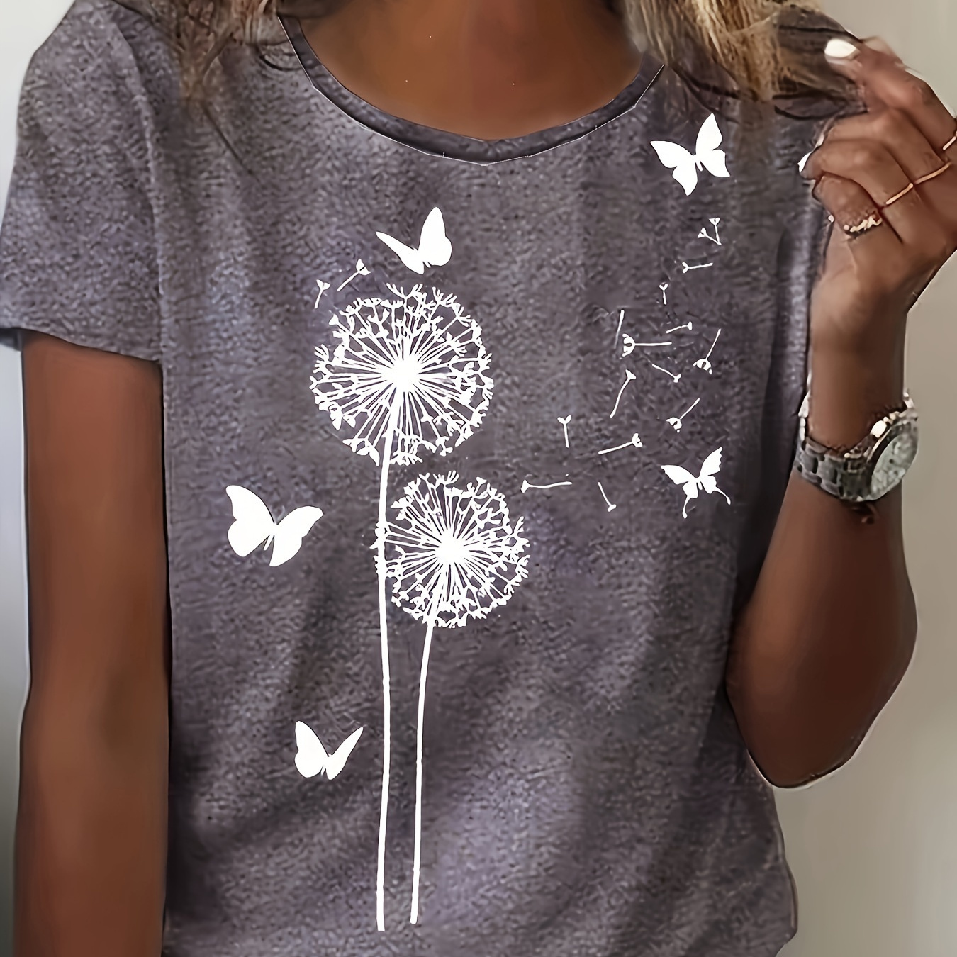 

Plus Size Dandelion Print T-shirt, Casual Short Sleeve Crew Neck Top For Spring & Summer, Women's Plus Size Clothing