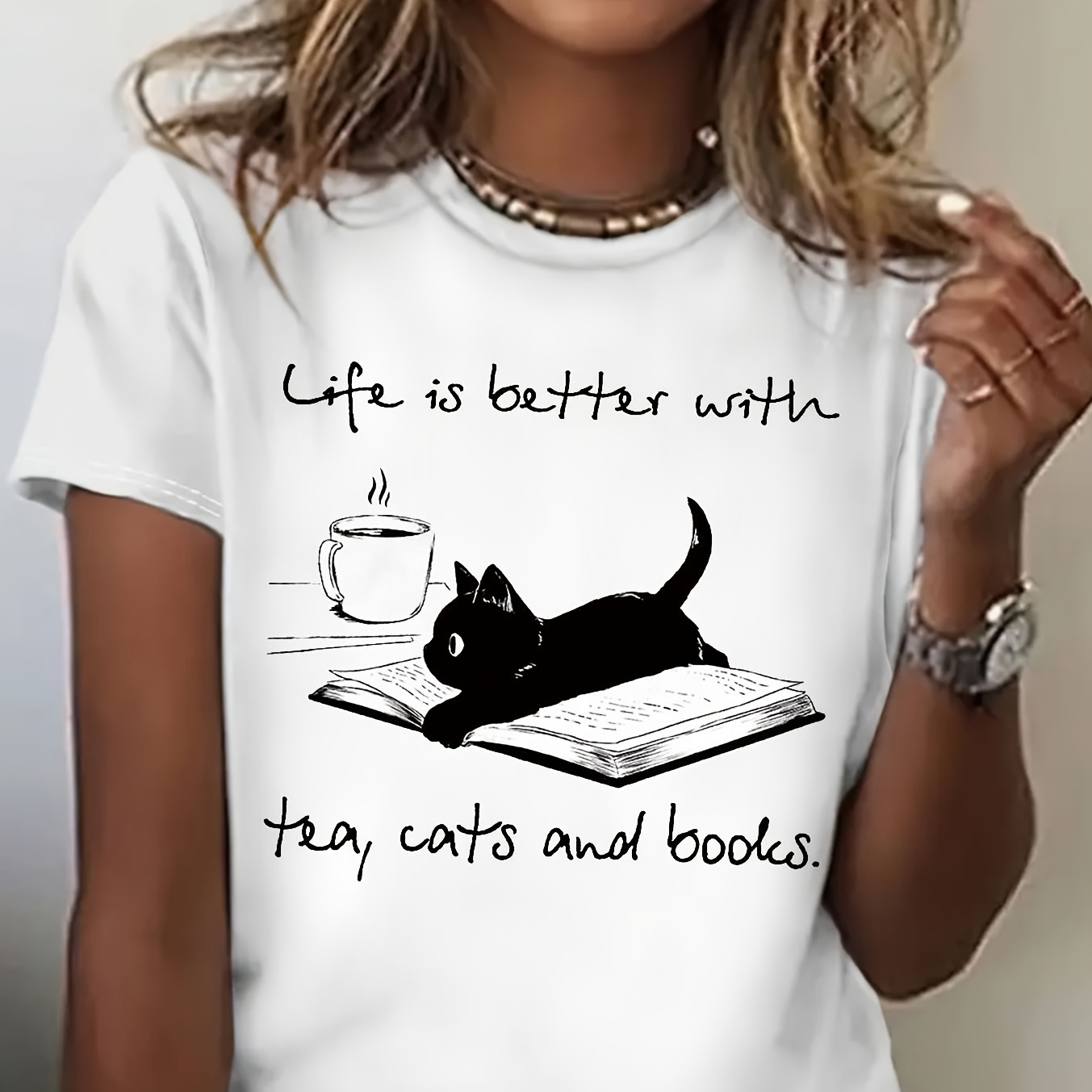 

T-Shirt Femme à Imprimé Chat - Design " est Meilleure avec du Thé, des Chats et des Livres", Manches Courtes, Col Rond, Haut Décontracté pour & l'Été, Mélange de Polyester , Confortable & Élégant