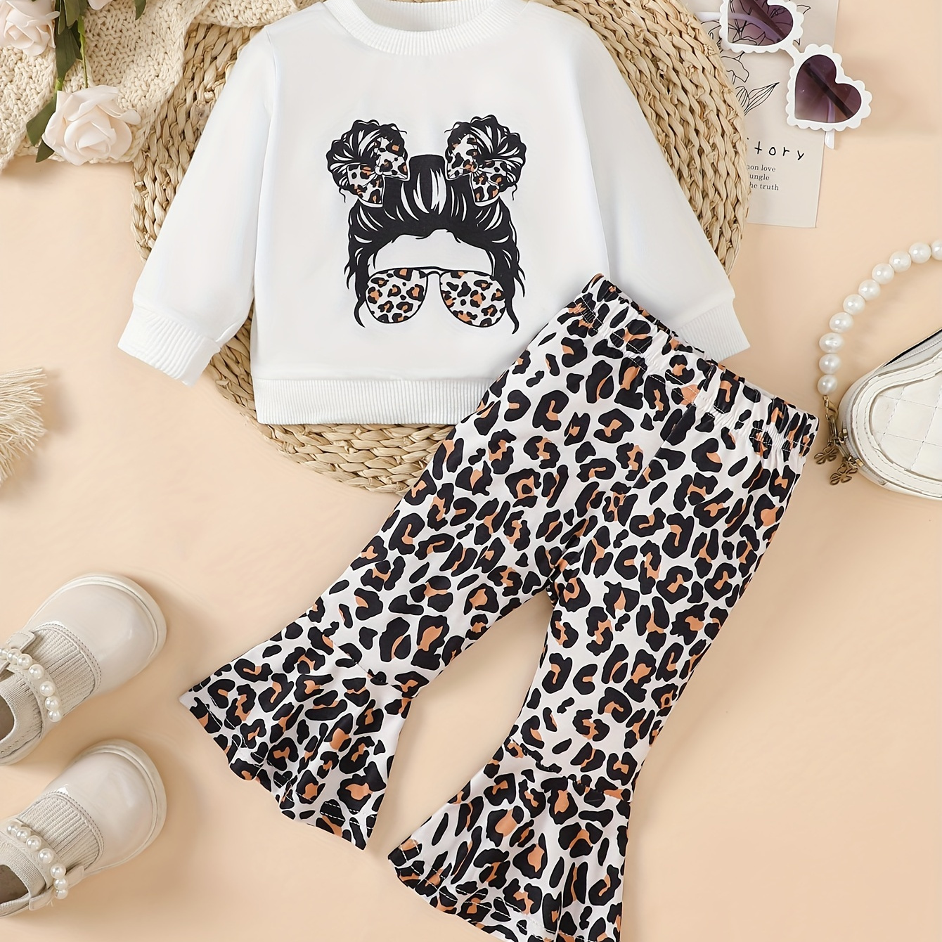 

2pcs Baby's Cartoon Leopard Sunglasses Girl Print Sweatshirt + Casual Bell-bottom Pants, Toddler & Infant Girl's Clothing Set For Spring Fall