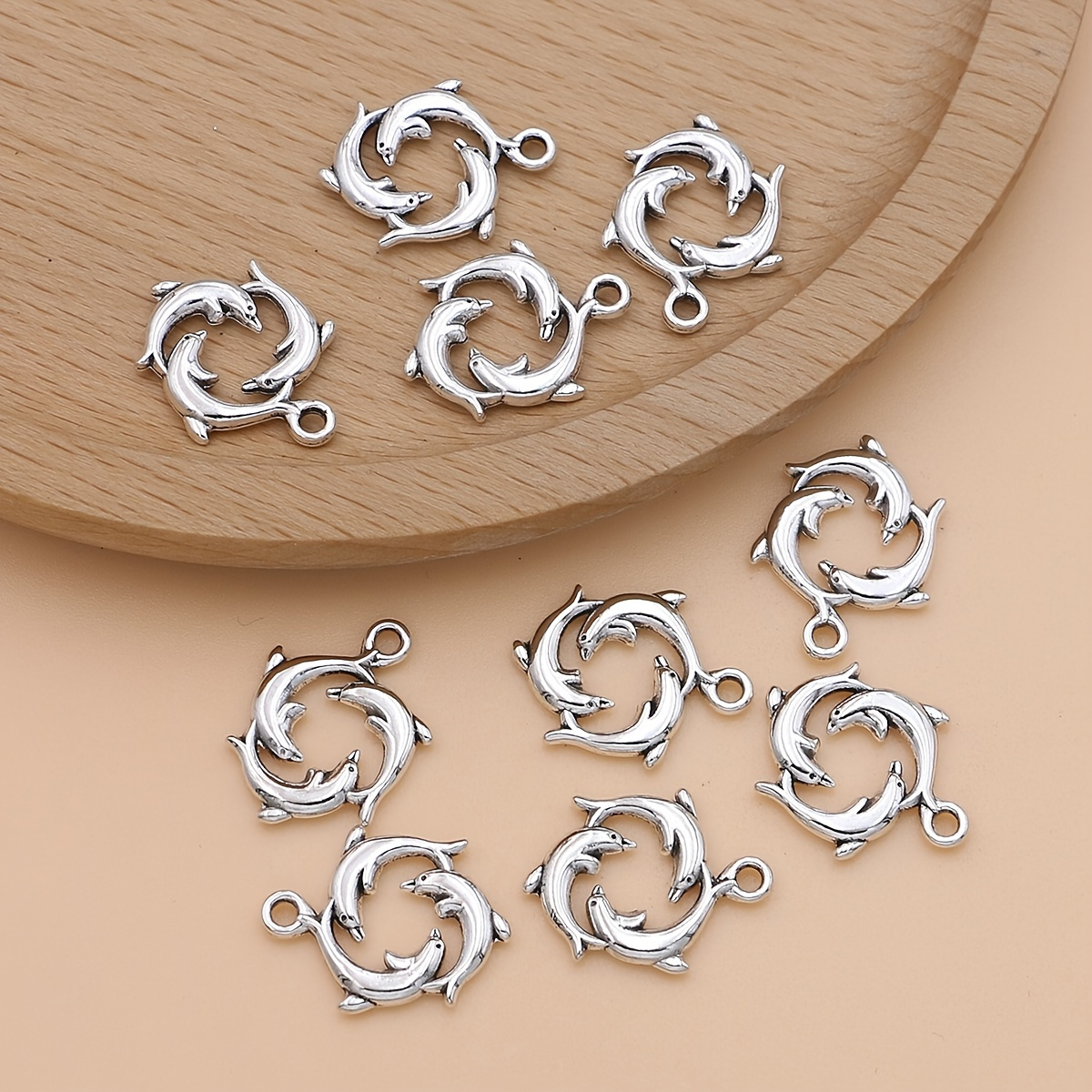 

Lot de 10 Pendentifs Charmes Tibétain Argentés, de Zinc, Ronde pour la Fabrication de Bracelets & DIY