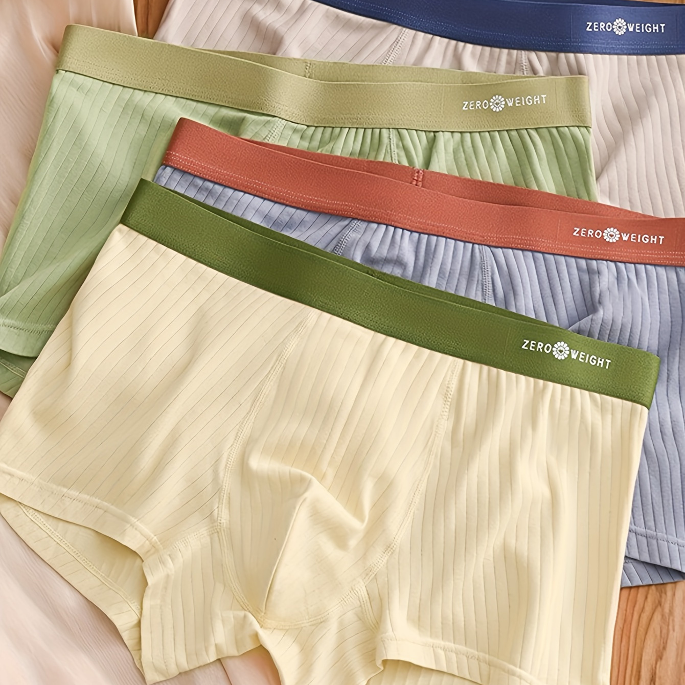 

4pcs Men's Underwear Set Comfortable Cotton Breathable Antibacterial Crotch Men's Underwear Contrast Color Belt Boxer Briefs Men's Loose 4 Corner Shorts