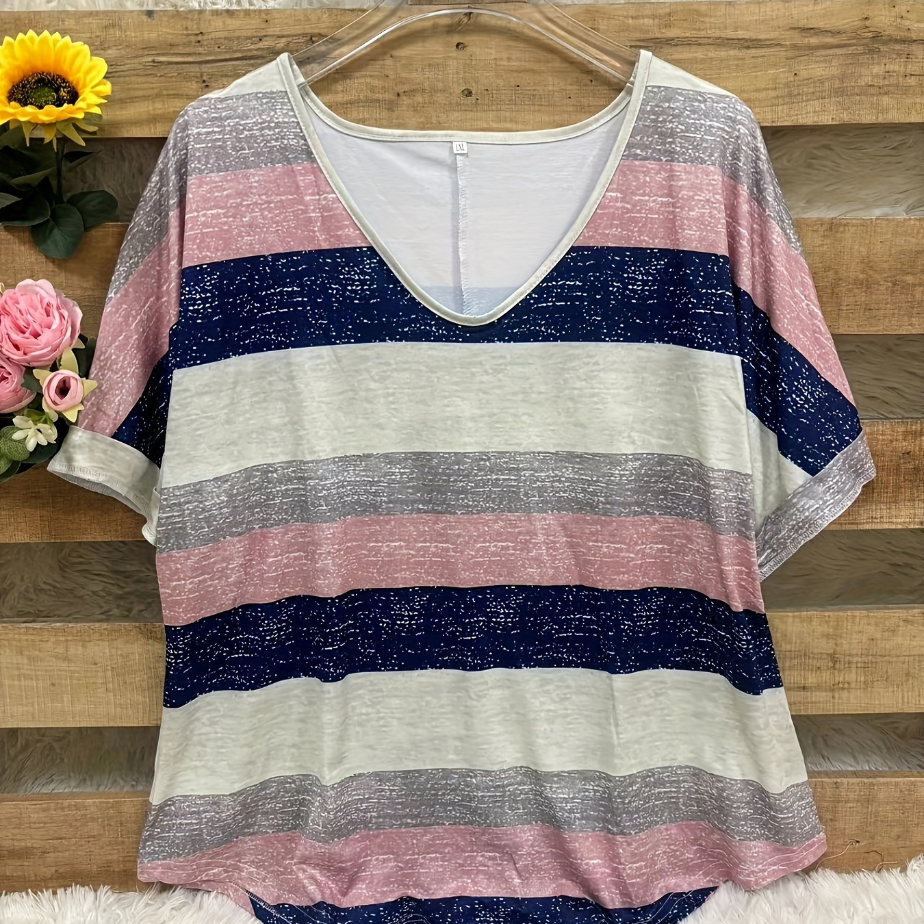 

Plus Size Striped Print T-shirt, Casual V Neck Short Sleeve T-shirt, Women's Plus Size clothing