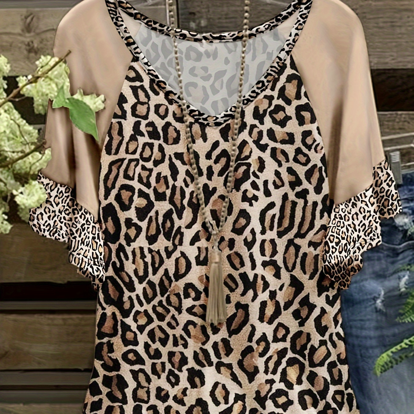 

- Size Leopard Print V-neck T-shirt With Lace Trim - Stretchy & Machine Washable, Spring/summer/fall