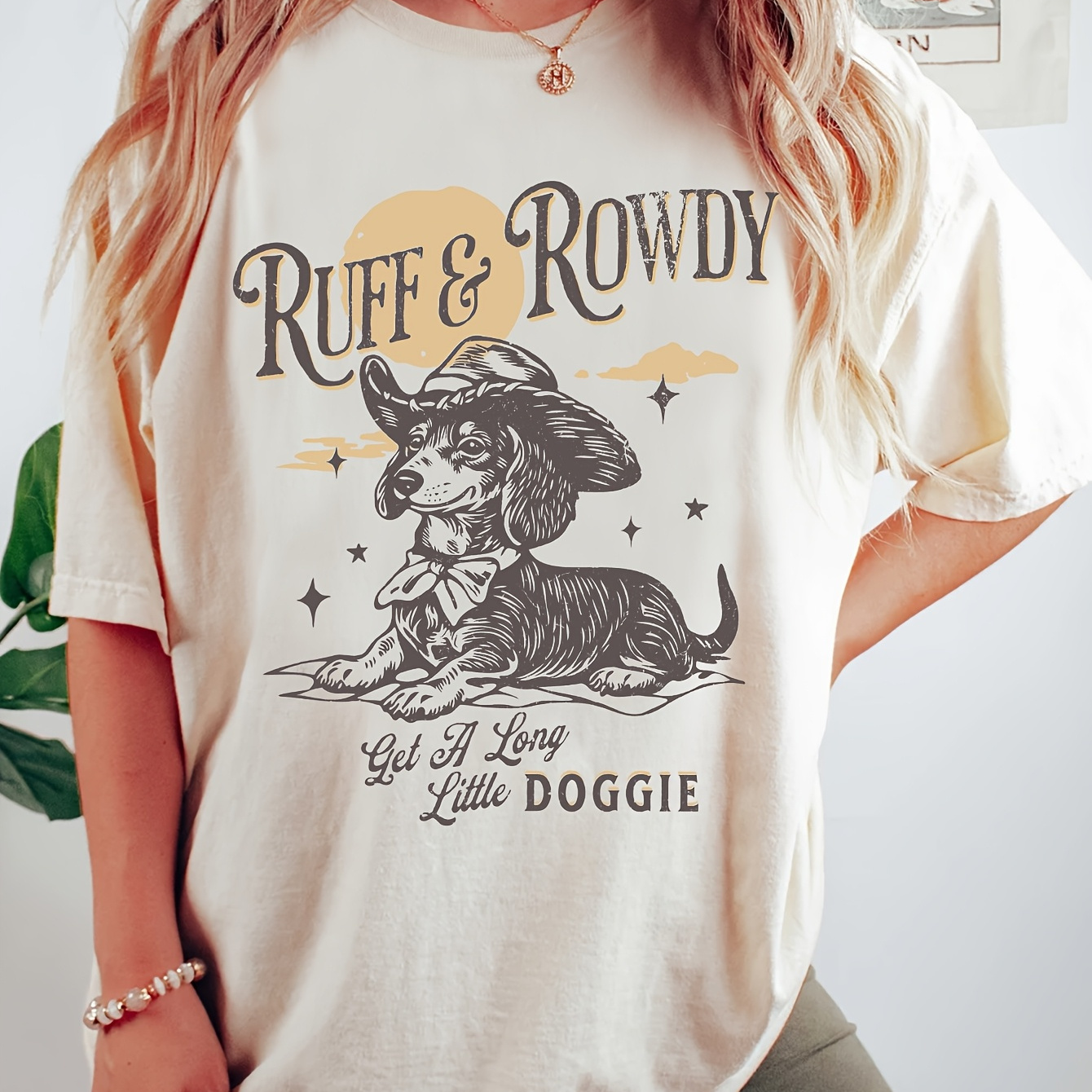 

Women's "ruff & Little Doggie" Graphic Tee - Casual Short Sleeve, Round Neck, Polyester Blend, Machine Washable - Chic Fashion With Cowboy-hat Dachshund Design