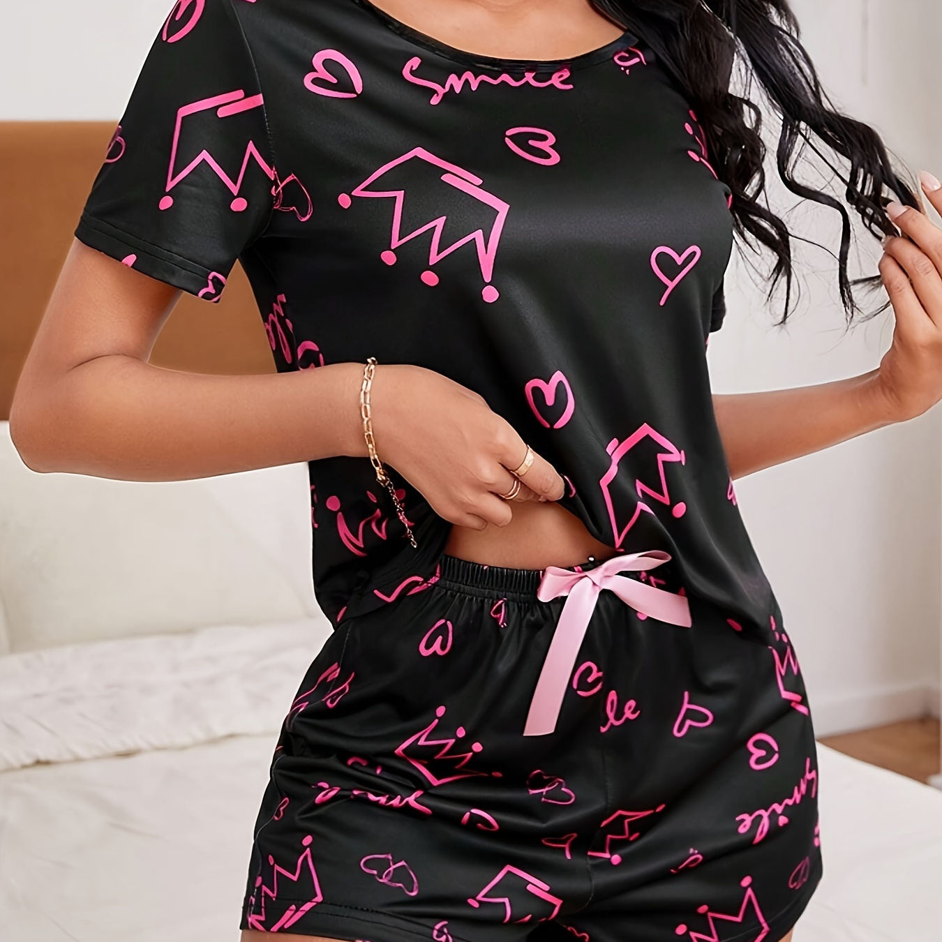 

Women's Crown & Heart & Letter Print Casual Pajama Set, Short Sleeve Round Neck Top & Shorts, Comfortable Relaxed Fit, Summer Nightwear