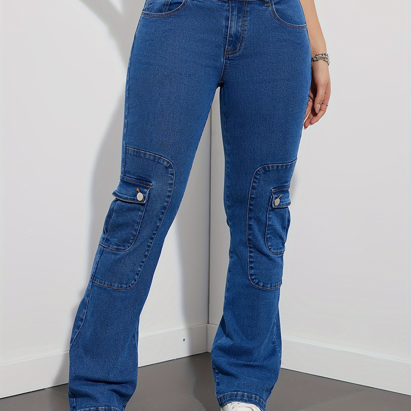 

Women's Mid-waist Stretchy Flared Jeans With Flap Pocket Design, Casual Style Bootcut Denim Pants, Fashionable Trousers For Everyday Wear