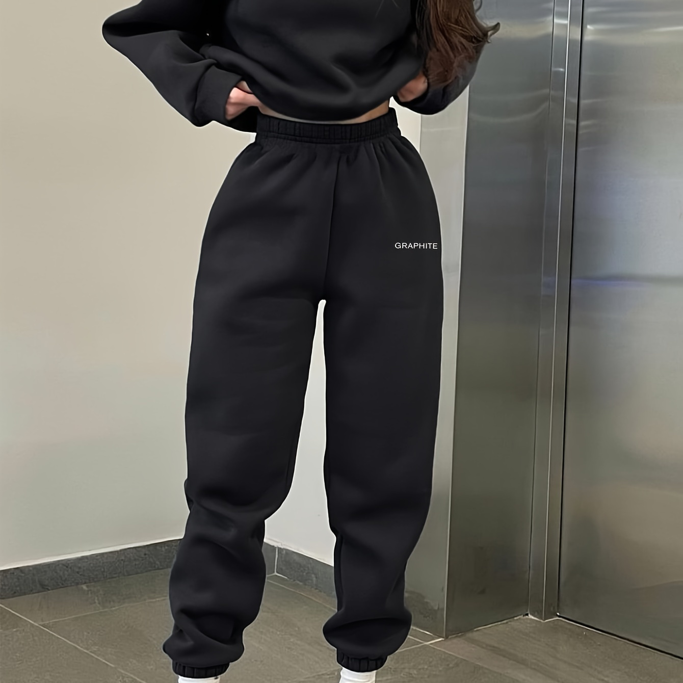 

Ensemble Femme 2pcs avec Sweat à Capuche et Jogging Imprimé Lettres - Polyester Noir, Taille Élastique, Col Rond, Manches Longues - Ensemble Élégant Automne/Hiver, Pantalon de Jogging