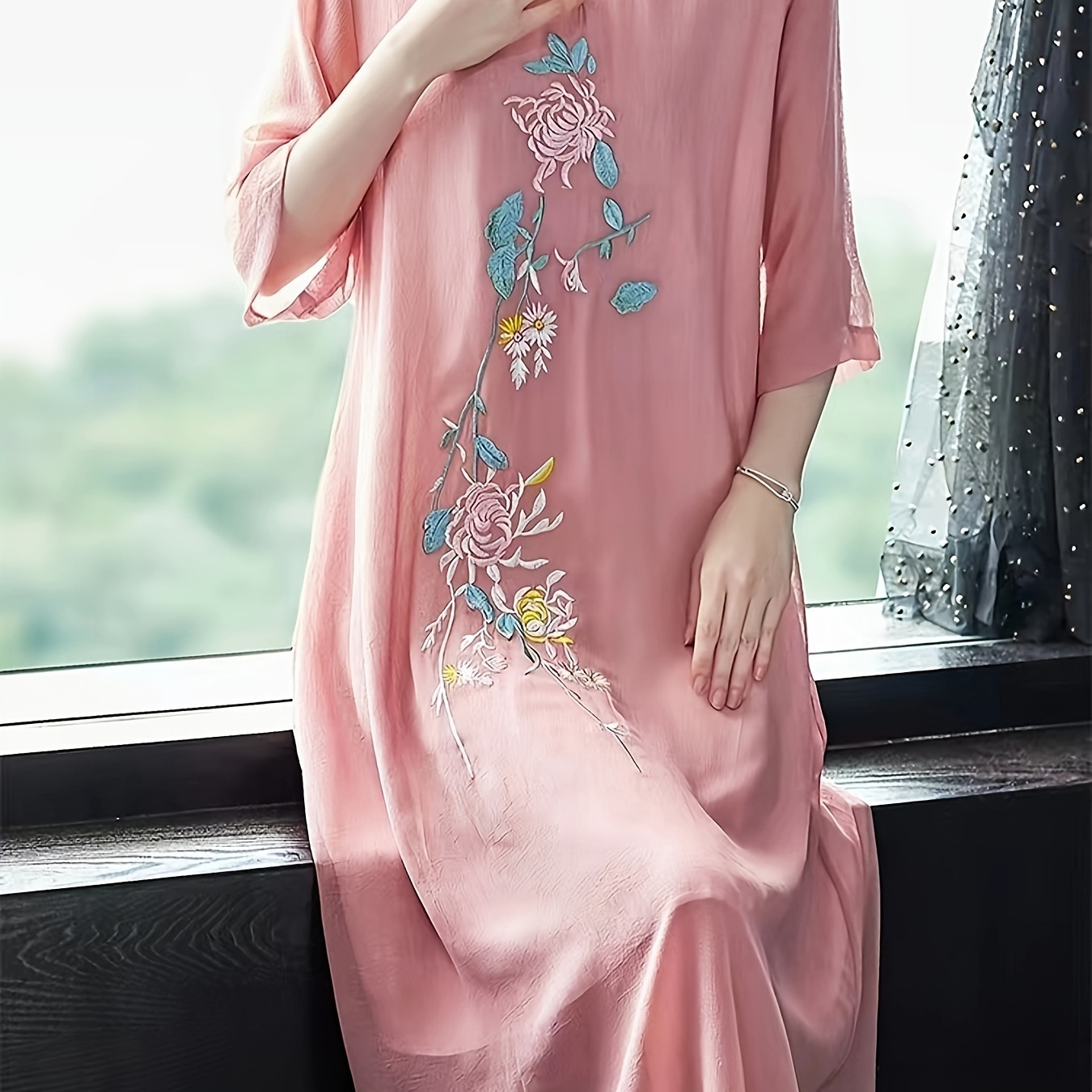 

Robe Cheongsam Chinoise Vintage Brodée De Fleurs, Élégante Robe Moulante À Manches Courtes Avec Boutons Grenouille Et Col Mandarin, Vêtements Pour Femmes