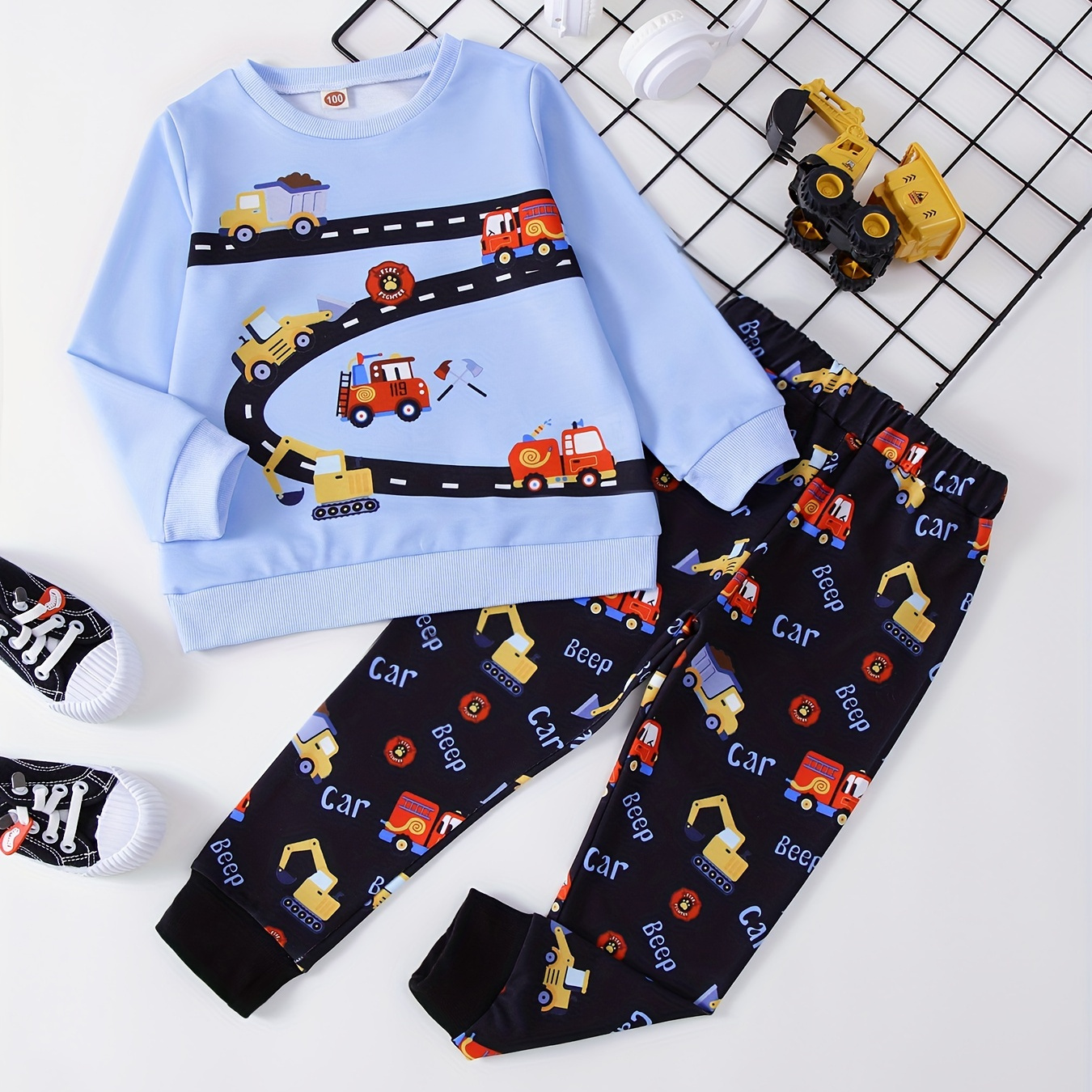 

2pcs Boy's Trendy Autumn Outfit, Sweatshirt & Sweatpants Set, Cartoon Engineering Car & Road Pattern Long Sleeve Top, Kid's Clothes For Spring Fall Winter, As Gift