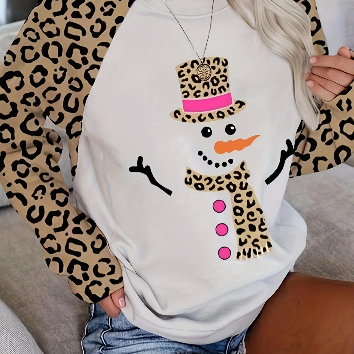 

Plus Size Christmas Casual Sweatshirt, Women's Plus Leopard Snowman Print Raglan Sleeve Round Neck Pullover Top