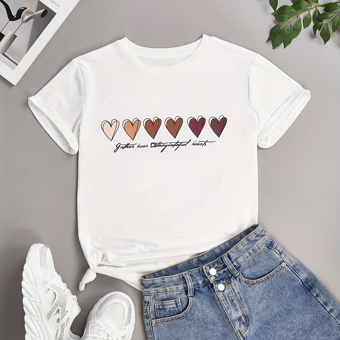 

Heart Print Crew Neck T-shirt, Casual Short Sleeve T-shirt For Spring & Summer, Women's Clothing