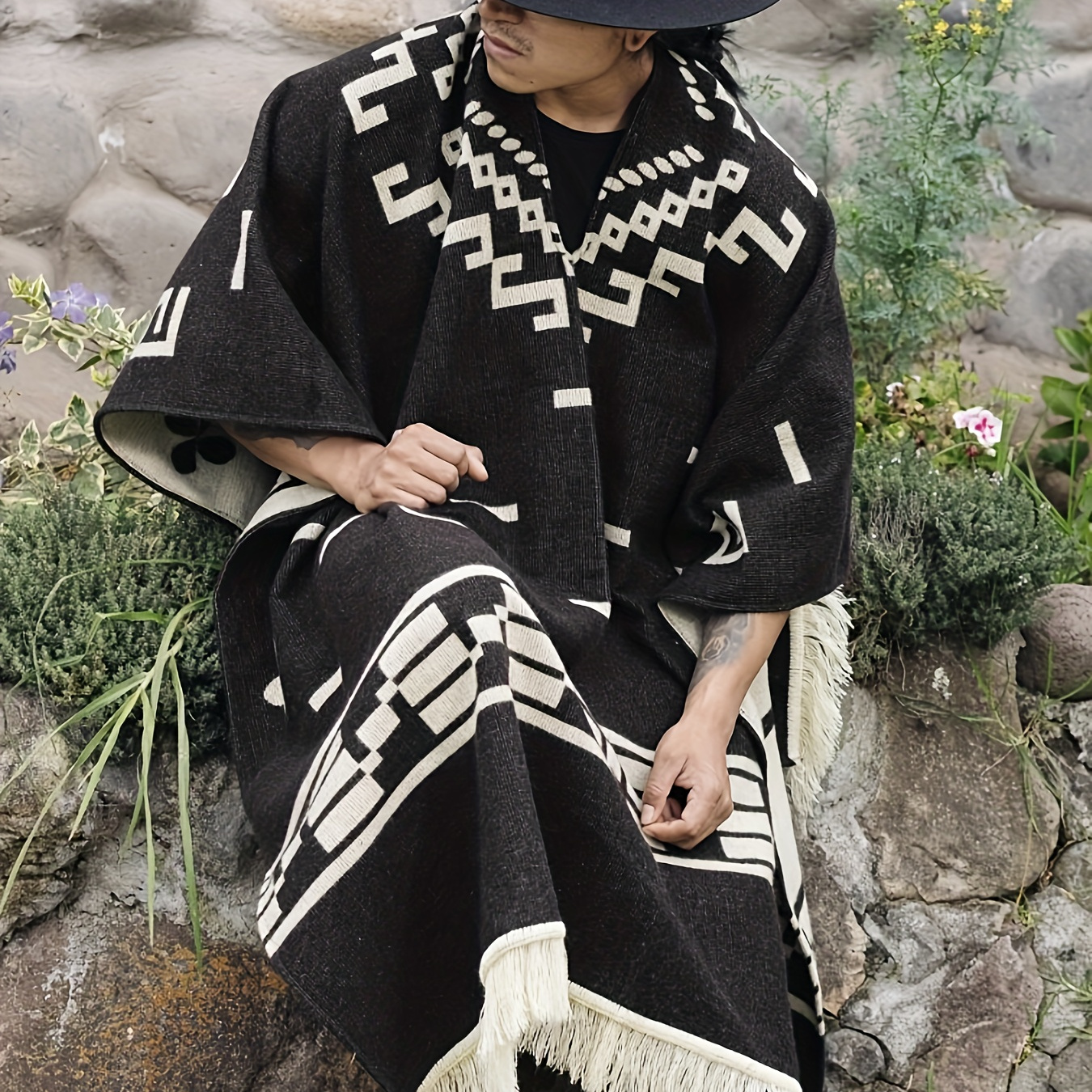 

Poncho tribal à col en V décontracté avec - Mélange de polyester et d'acrylique, tissu tissé non élastique, /hiver - Cape inspirée du de l' pour les en et les courses