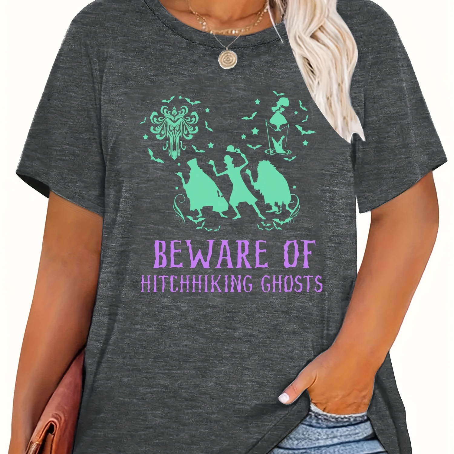 

Plus Size Halloween Graphic Print T-shirt, Casual Short Sleeve Crew Neck Top, Women's Plus Size Clothing