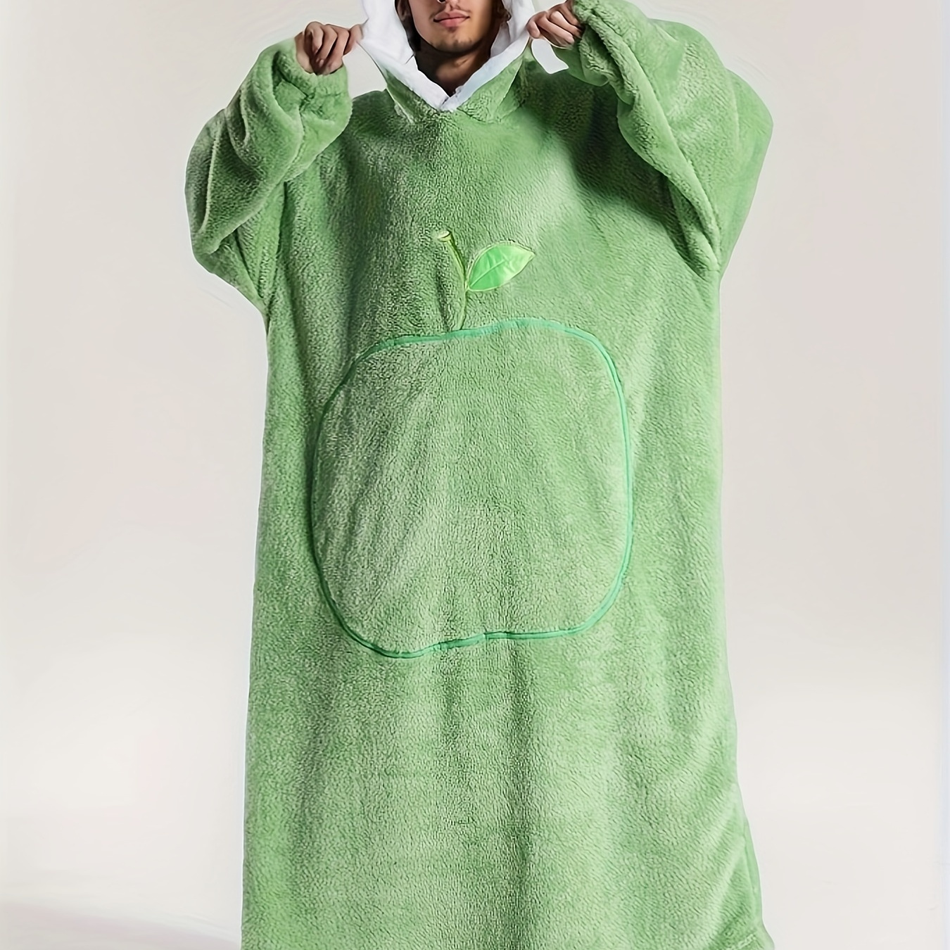 

Men's Oversized Green Embroidered Fleece Hooded Robe - Cozy, Breathable, Long Sleeve Lounge Wear With Large Pockets For Fall And Winter