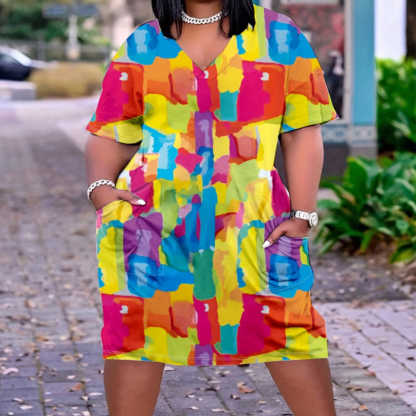 

Plus Size Casual Dress, Women's Plus Colorblock Geometric Print Short Sleeve V Neck Medium Stretch Dress With Pockets