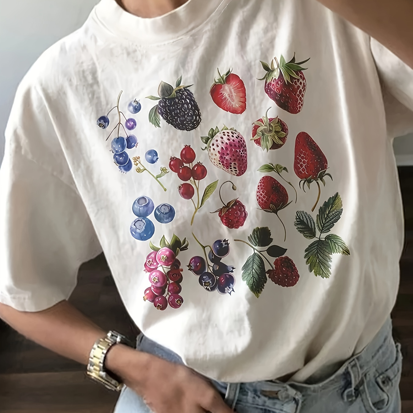

Strawberry Print T-shirt, Short Sleeve Crew Neck Casual Top For Summer & Spring, Women's Clothing