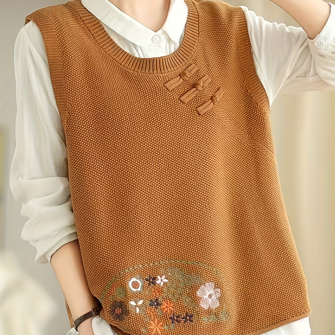 

Flower Embroidery Disc Thin Knitted Vest For Women, Loose Spring And Autumn Neck, Sleeveless, Layerable Waistcoat