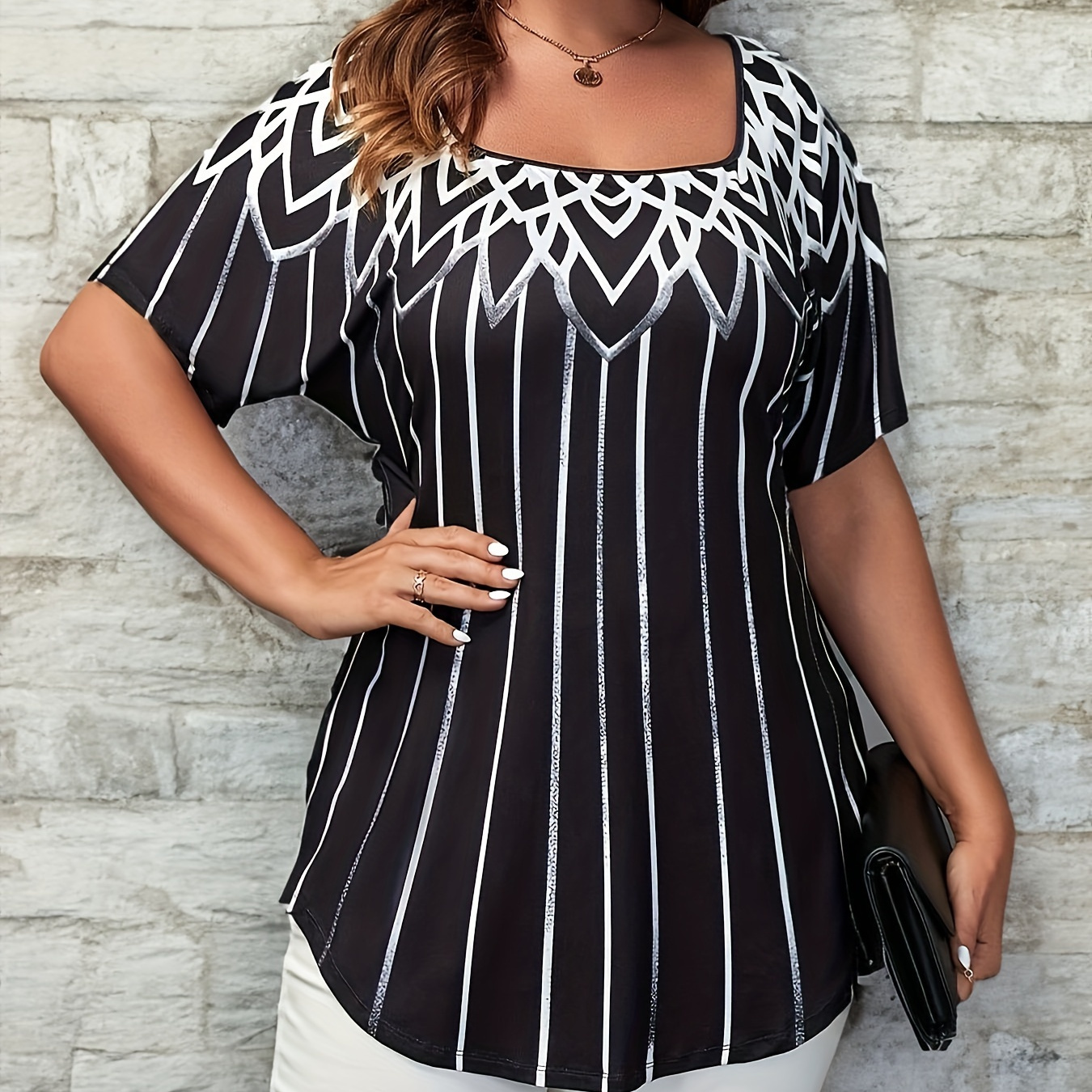 

Plus Size Line Print Square Neck T-shirt, Casual Short Sleeve Top For Spring & Summer, Women's Plus Size Clothing