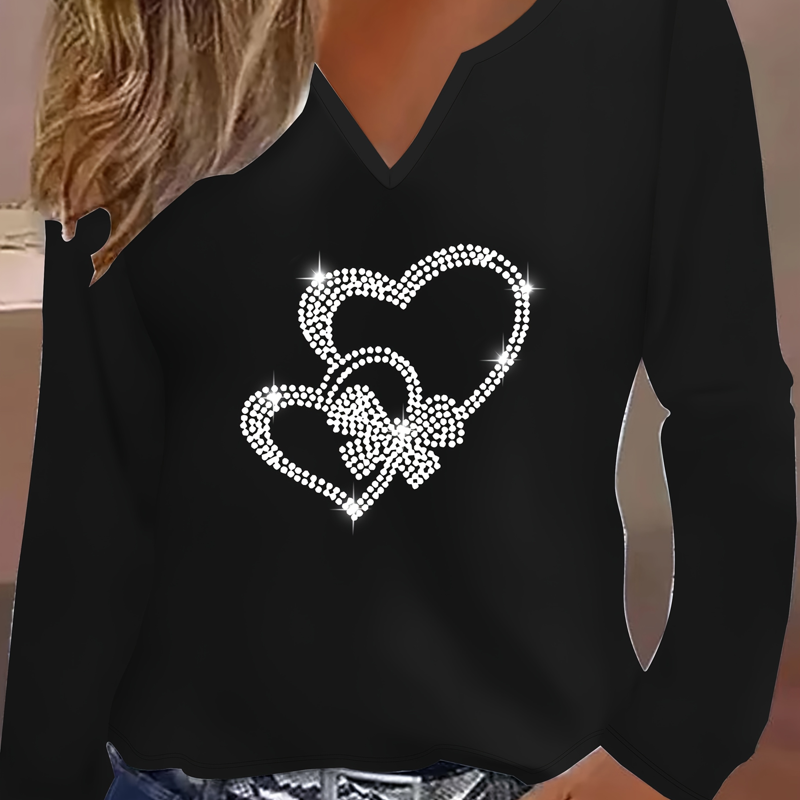 

1pc Élégant T-shirt à col en V à manches longues grande taille avec double cœur en strass, haut décontracté en polyester tricoté pour toutes les