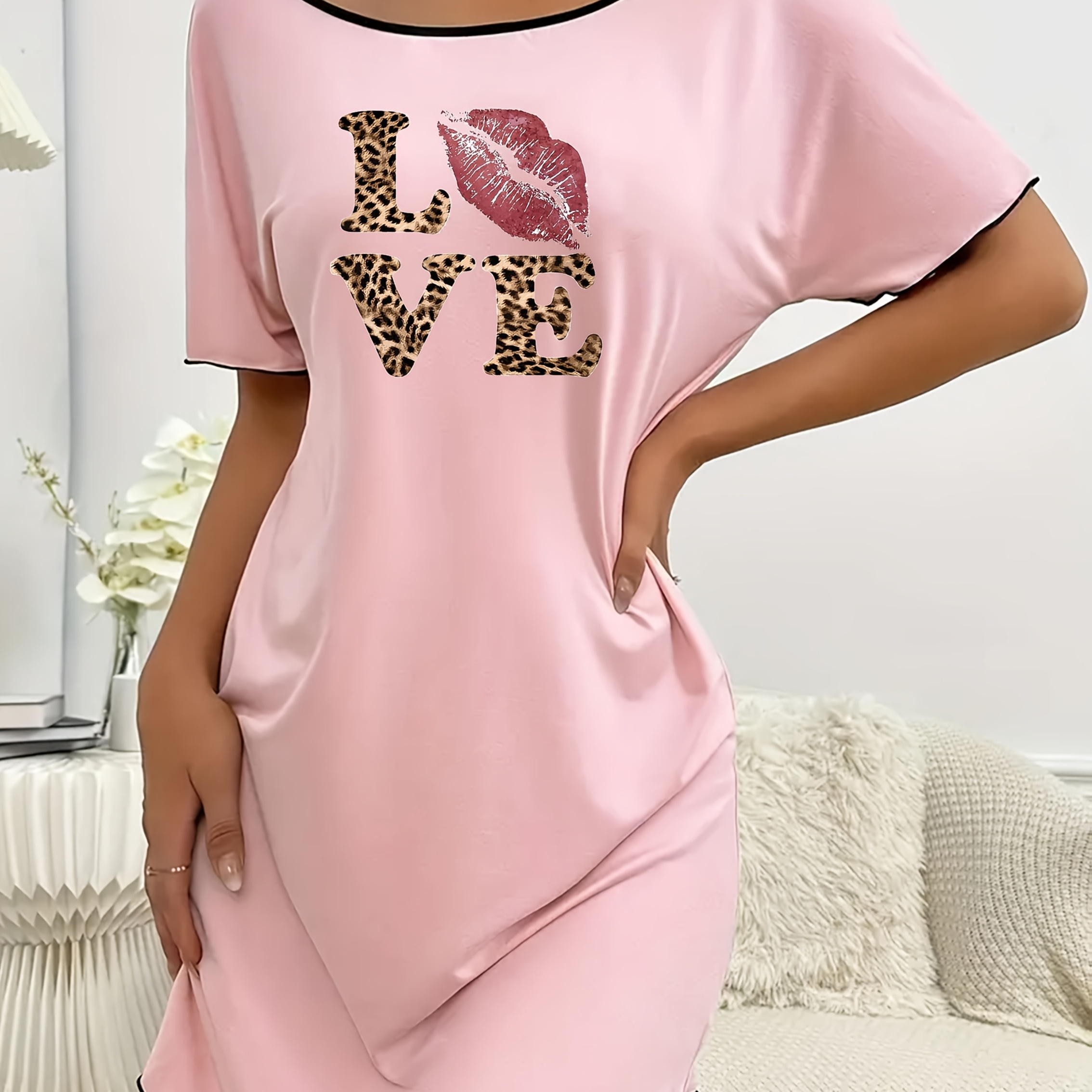 

Valentine's Day Red Lip & Print Short-sleeved Nightdress, Polyester, Round Neck - Casual , Short Sleeve,