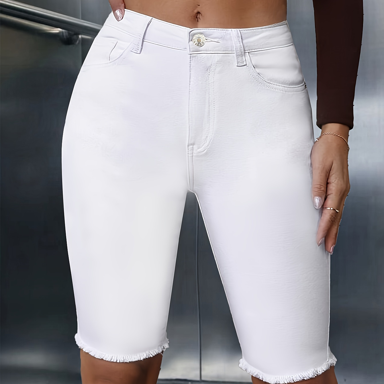 

Women's Elegant High-waist Plain White Denim Bermuda Shorts, Stretchy Slim-fit With Frayed Hem, Versatile Fashion For Spring/summer