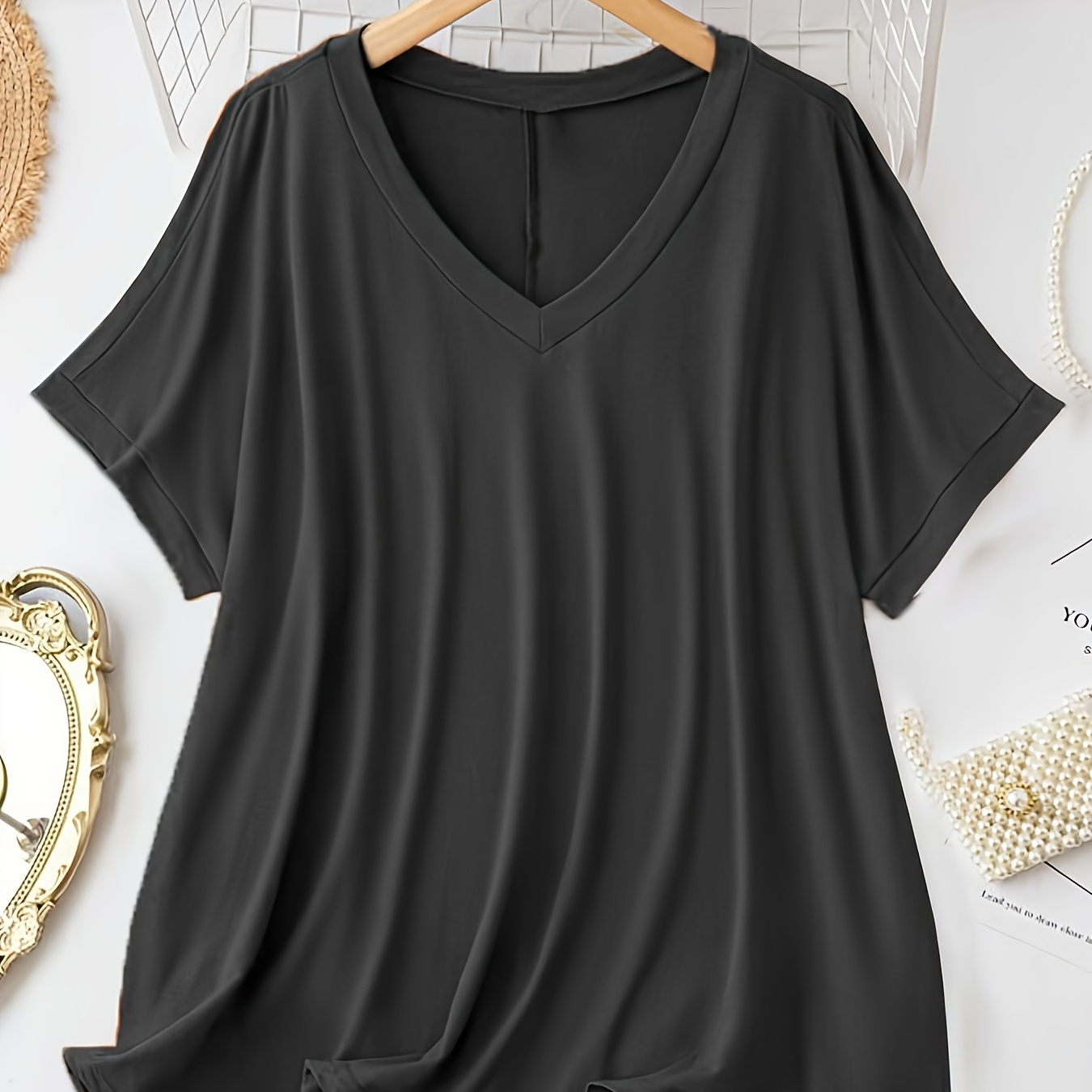

Plus Size Solid Simple V Neck T-shirt, Casual Short Sleeve Top For Spring & Summer, Women's Plus Size Clothing