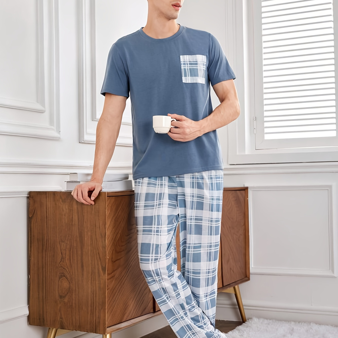 

Men's Casual Plaid Pajama Set With Pocket, Short Sleeve, Polyester Knit Fabric, All-season Comfort, Round Neck, Pullover Design