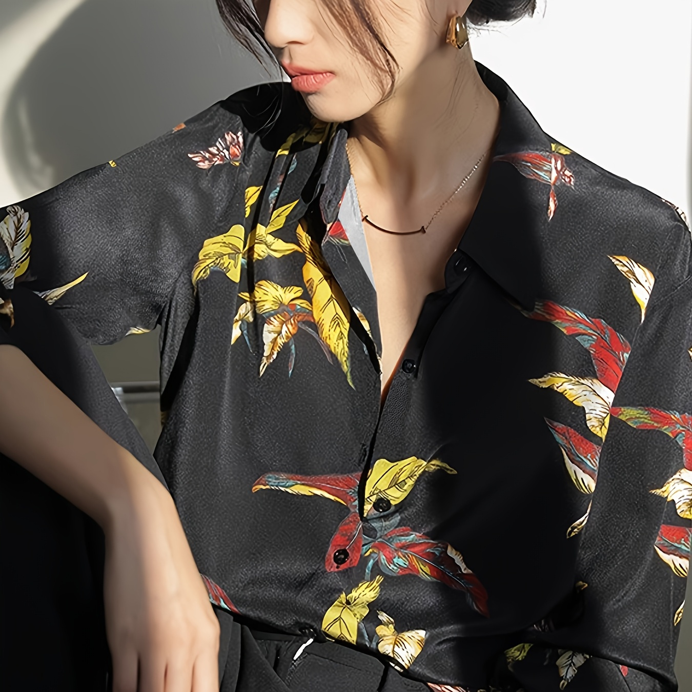 

Elegant Vintage Floral Print Women's Blouse - Long Sleeve, Button-up With Lapel Collar, Machine Washable, Polyester & Spandex , Ideal For