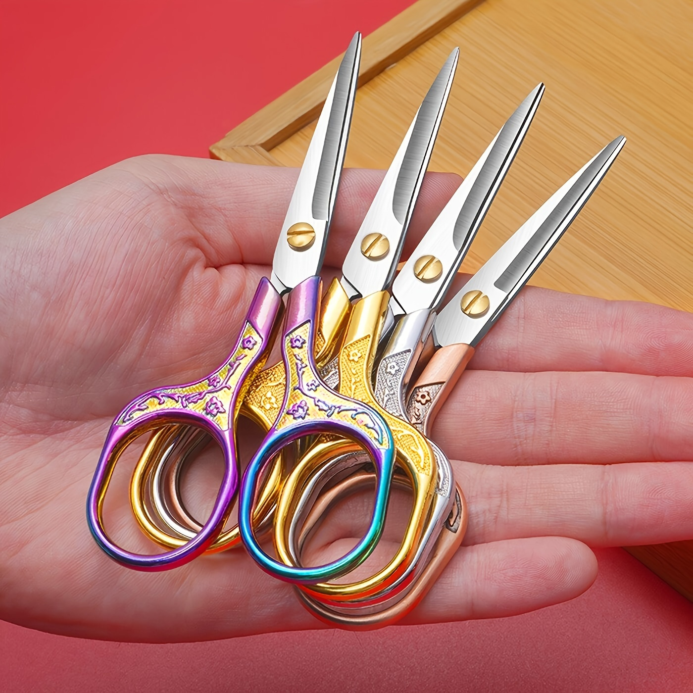 

1pc Stainless Steel Paper-cut Embroidery Scissors, Vintage Scissors Handcraft Pointed Scissors, Sewing Shears Tool, Gift Alloy Scissors 5.9cm/2.3in