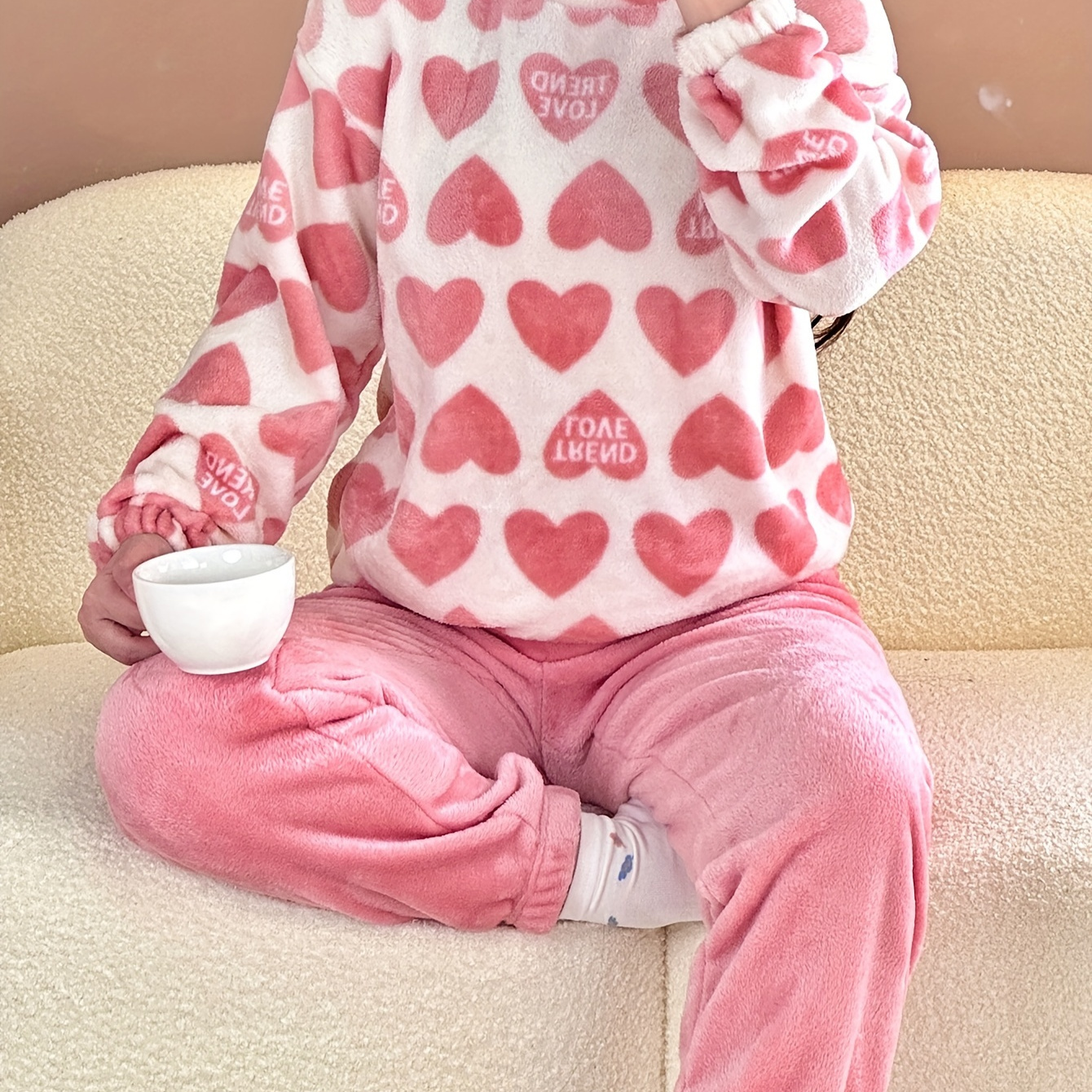 

New Women's Autumn And Winter Flannel Pajama Set Valentine's Day Print, Cute, Elegant, Sweet, Casual, Loose, Comfortable