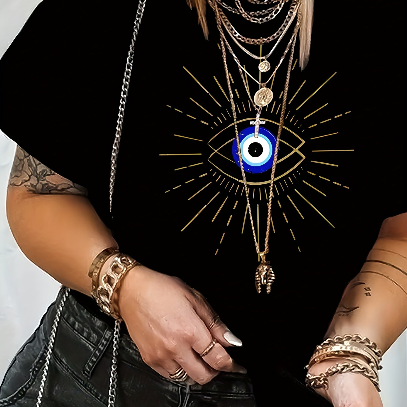 

Plus Size Evil Eye Print T-shirt, Short Sleeve Crew Neck Casual Top For Summer & Spring, Women's Plus Size Clothing