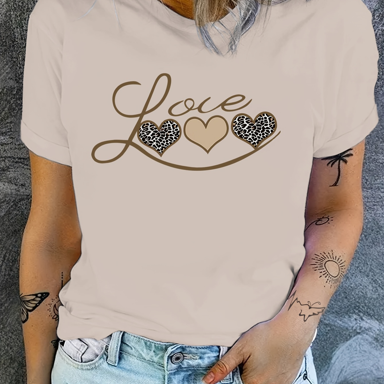 

1pc Women's Casual Crew Neck T-shirt With Applique Heart & Leopard , Short Sleeve, Medium Stretch Polyester Knit Fabric, Pullovers - Regular Fit