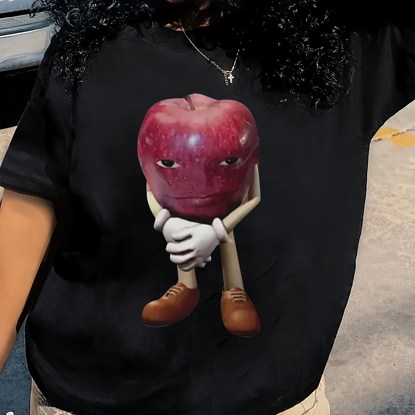 

T-Shirt Noir pour Femme avec Imprimé Pomme Cartoon, Manches Courtes et Col Rond, Haut Décontracté avec de Pomme Rouge, Tissu en Polyester pour et l'Été