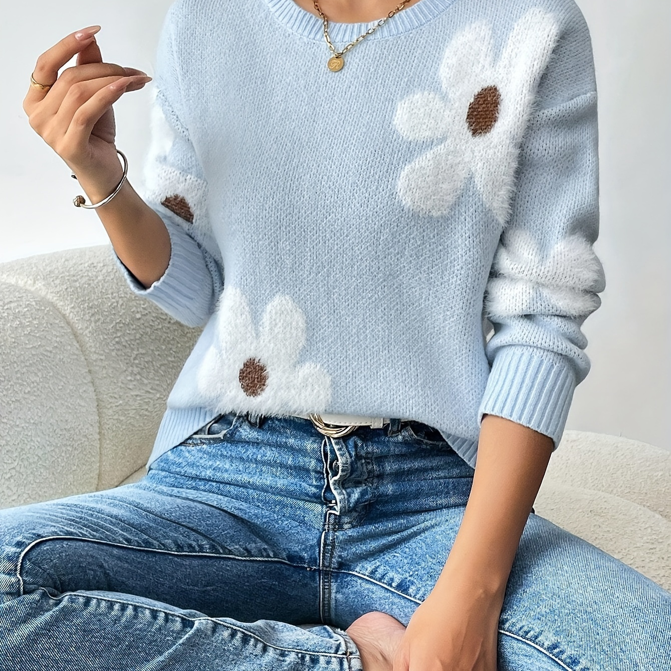 

Elegant Floral Women's Pullover Sweater - Long Sleeve, Warm Knit Top With Round Neckline, Brown And Pattern, Fall/winter